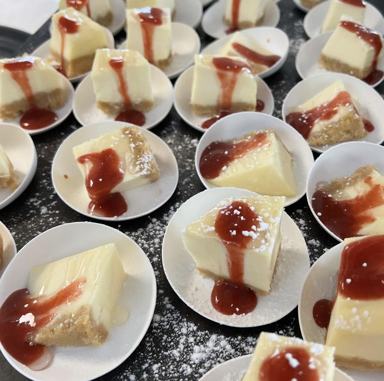 Cheesecake, coulis de fruits rouges