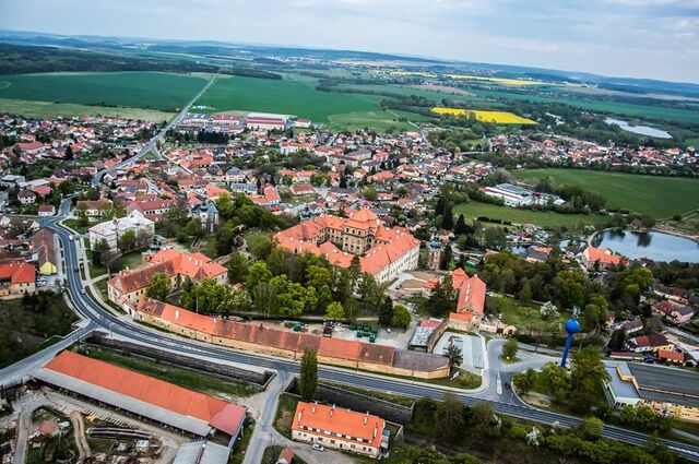 Letecký pohled klášter Chotěšov