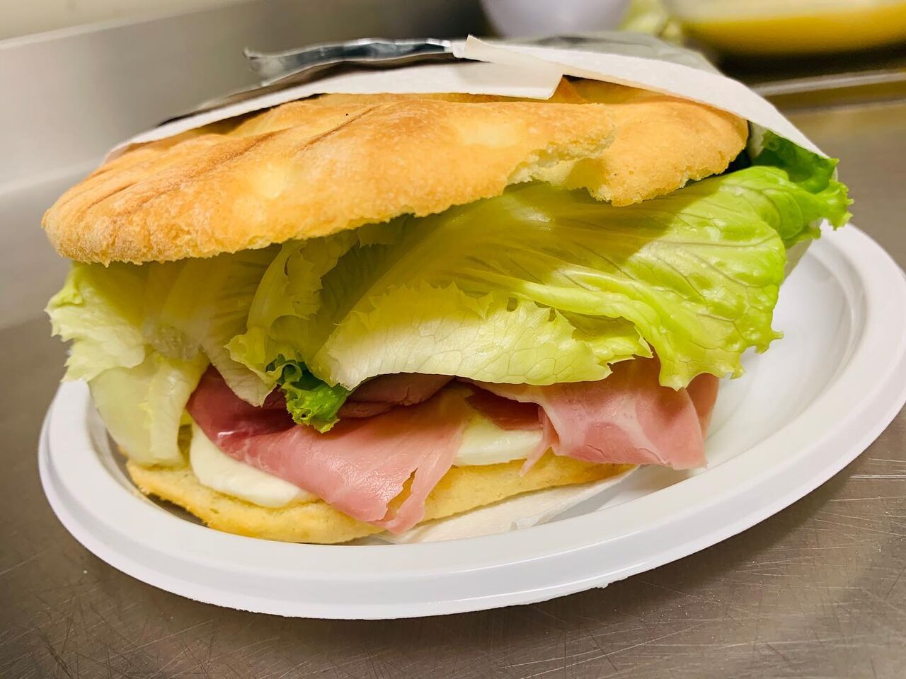 Non solo yogurt!
Noi facciamo anche focacce grandi e bene piene!
Ecco a voi la FRESCA!