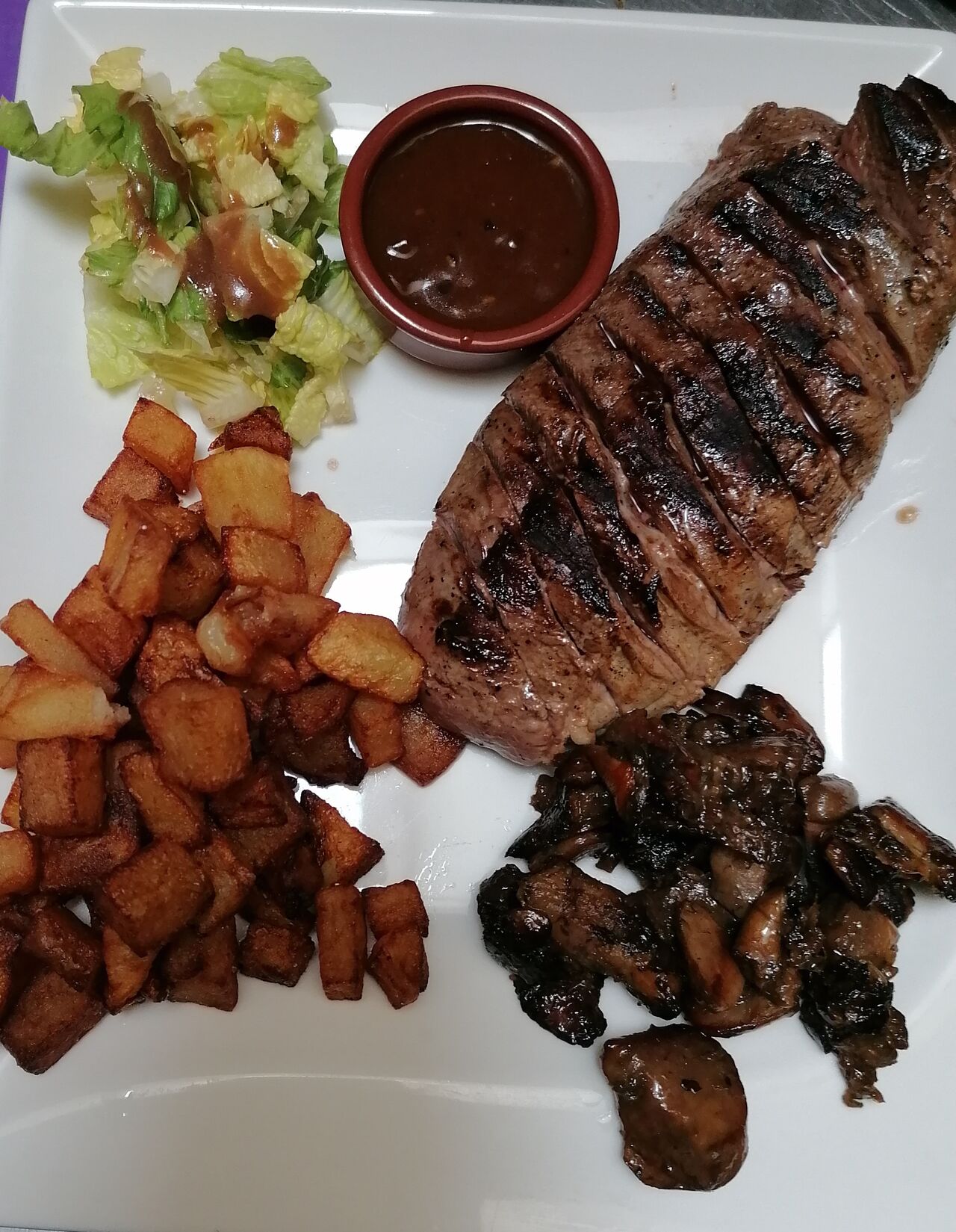 Magret et sa garniture du jour