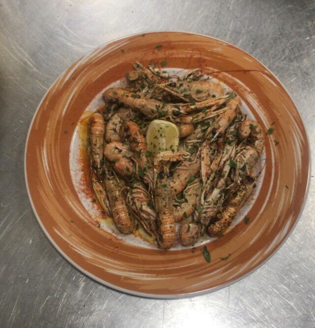 CIGALAS SALTEADAS AL RON.