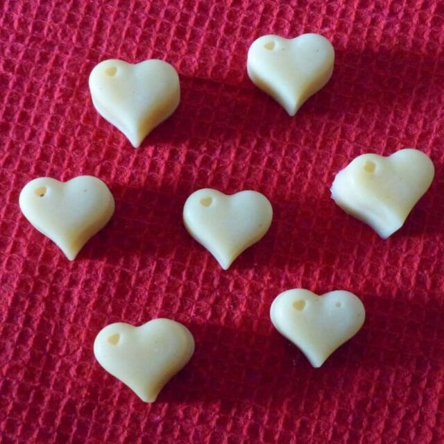 ~ Les kalinettes ~
Petits pavés au de beurre de cacao et aux huiles essentielles.