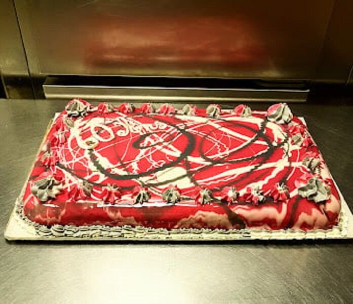 Gâteau glaçage miroir artistique 