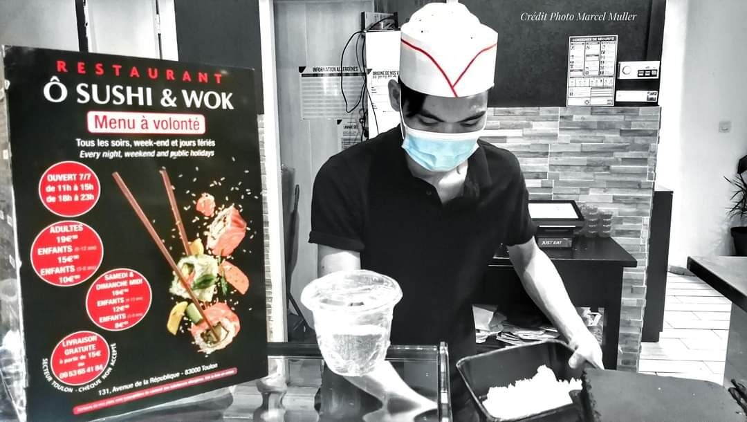 Préparation de tous nos plats sur place dans le respect des règles d'hygiènes. 