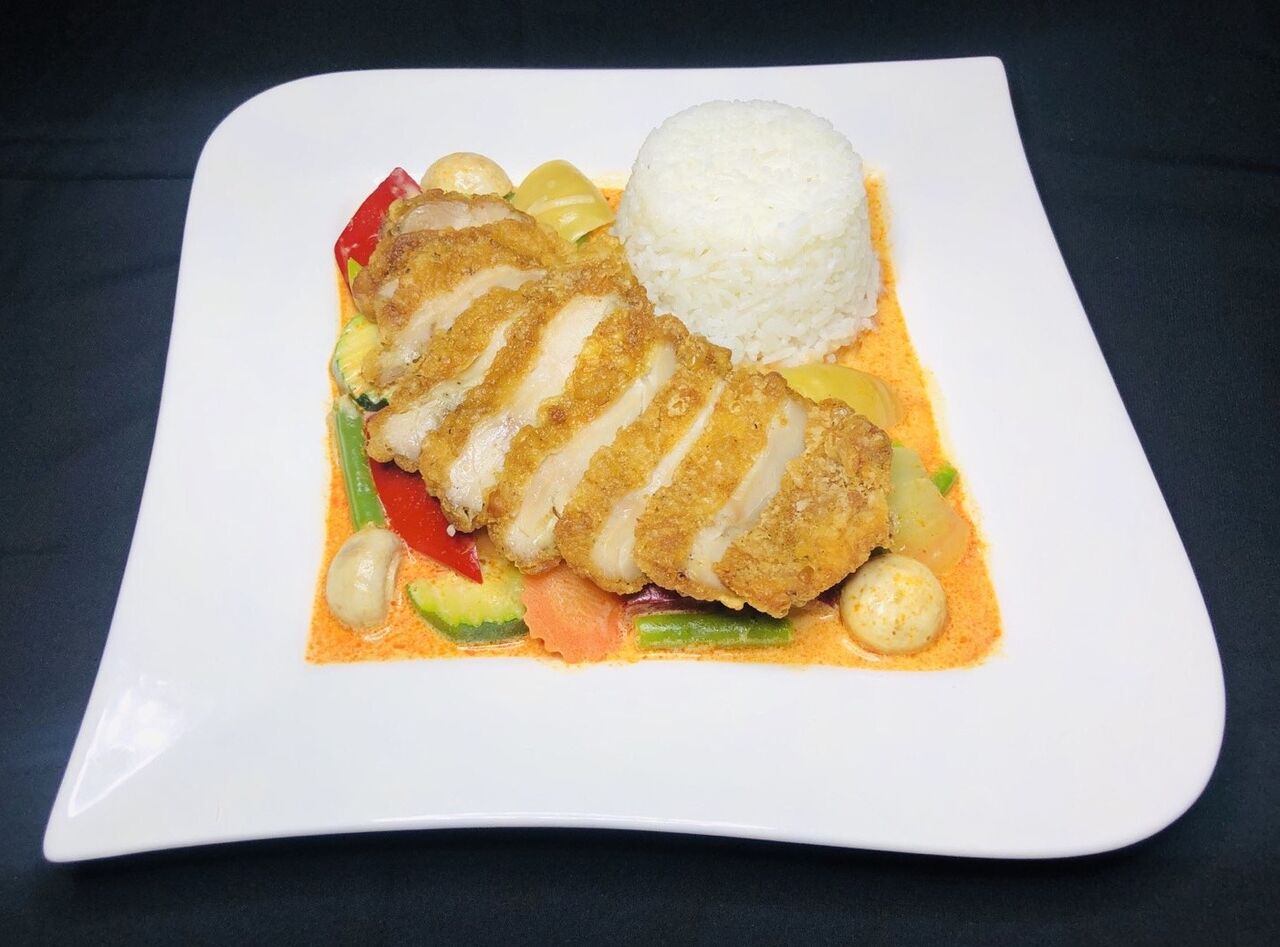 Nr. 48: Knuspriger Hähnchenschenkel mit Kokosmilch, rote Thai Currysoße ?