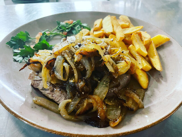 Rumpsteak mit Zwiebeln 