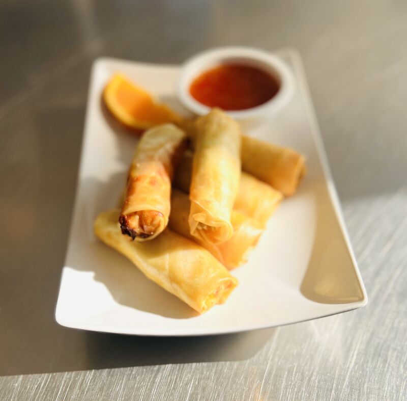 Hausgemachte Frühlingsrollen mit süß-sauer Soße