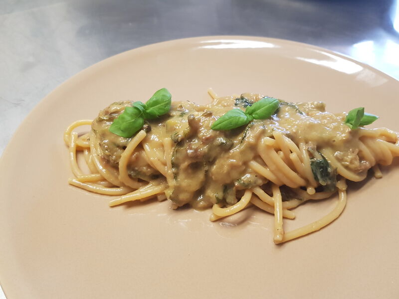Spaghettone alla Nerano con zucchine fritte