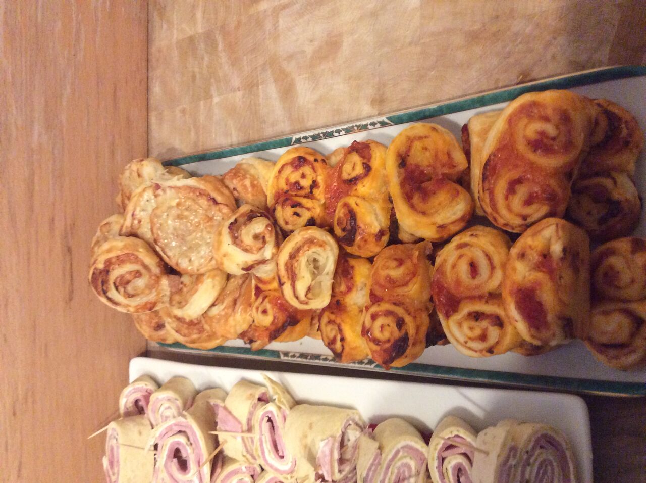 Lunette à la tomate et beaufort
Roulé au jambon cru et beaufort