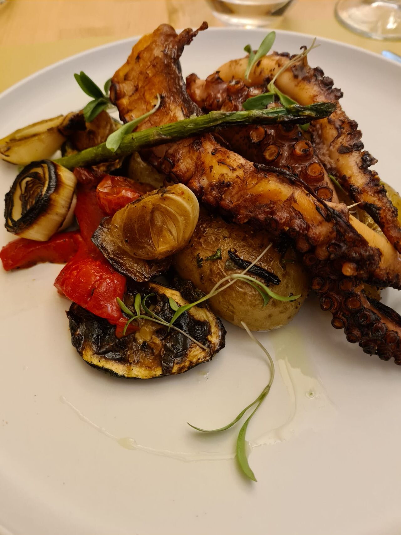 Polvo Braseado com Legumes Grelhados 