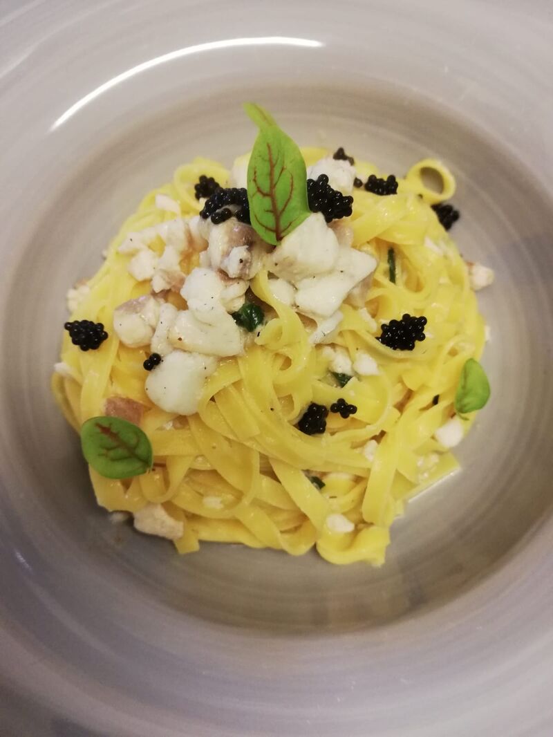 Tagliolini al limone con branzino e uova di lompo
