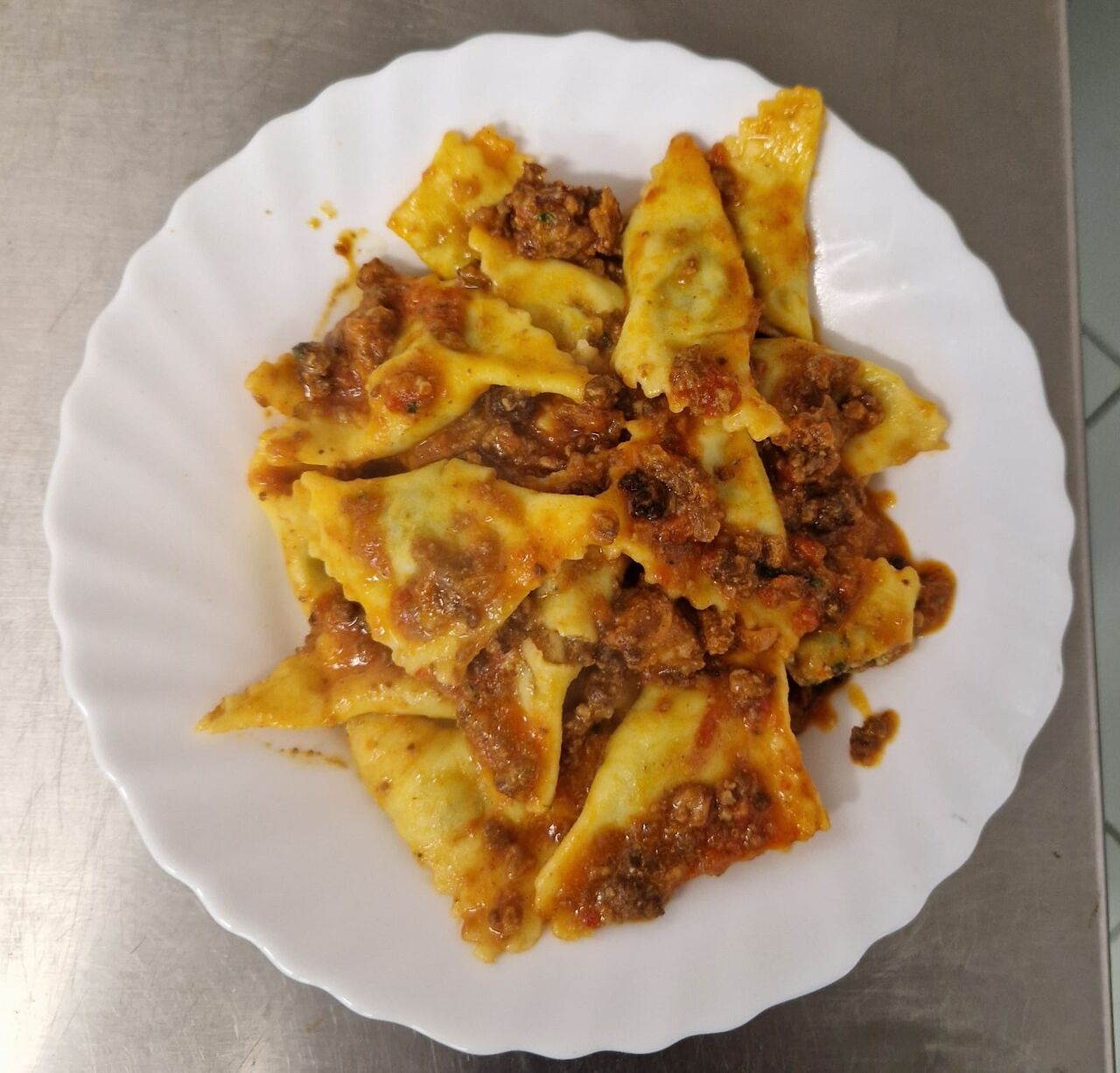 TORTELLONI AL RAGU'