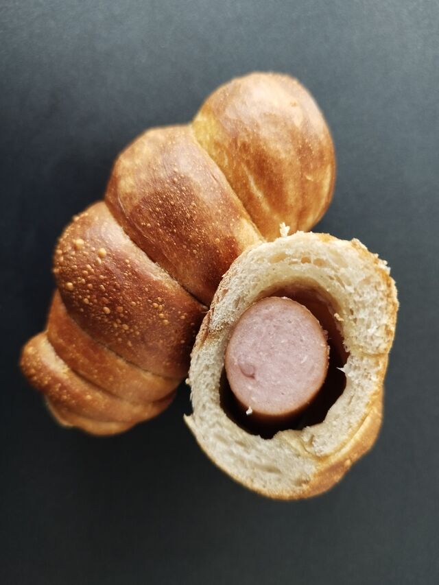 Würstchen im Brezenteig