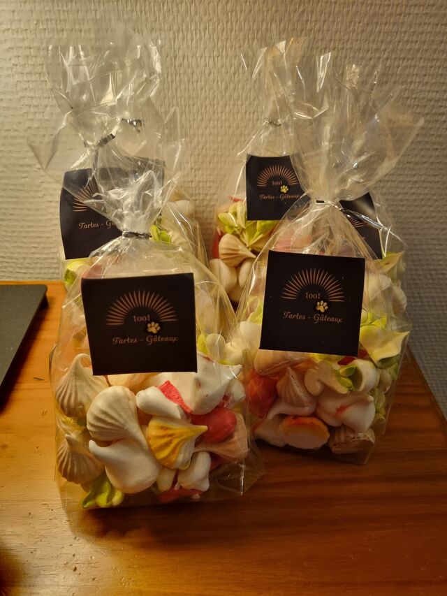 SACHET DE MERINGUES - 2,50 € le sachet