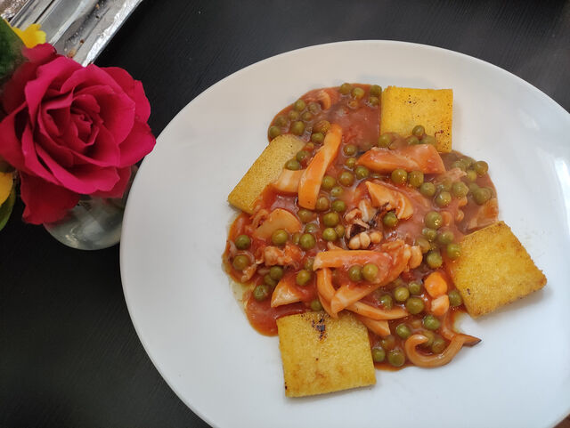 Seppie in umido con piselli