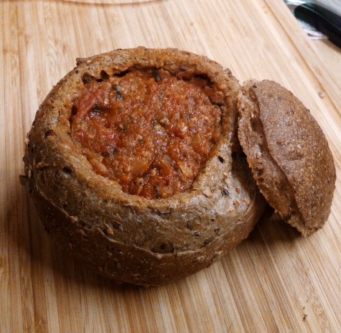 GOULASH dans sa miche de seigle