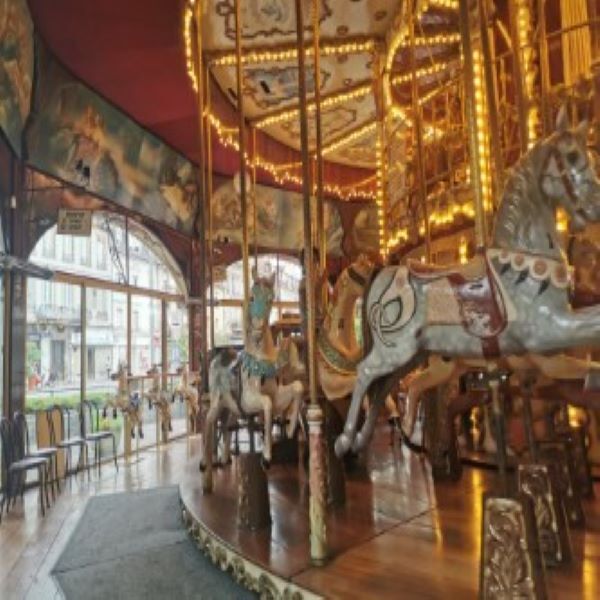 Le carrousel 1900