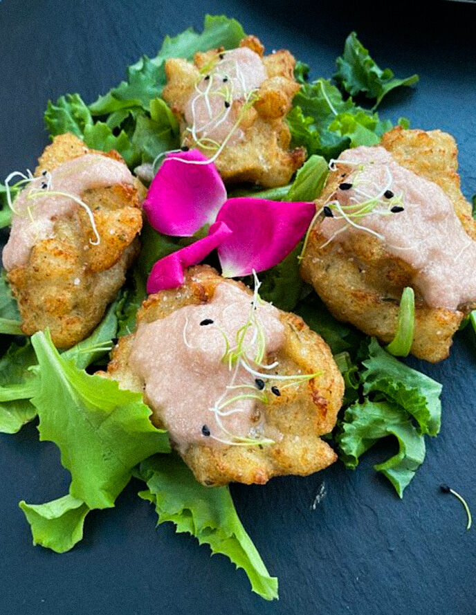 FRITTELLE DI BACCALÀ CON MARMELLATA DI CIPOLLE DI TROPEA - Fritters of codfish with red onion sauce