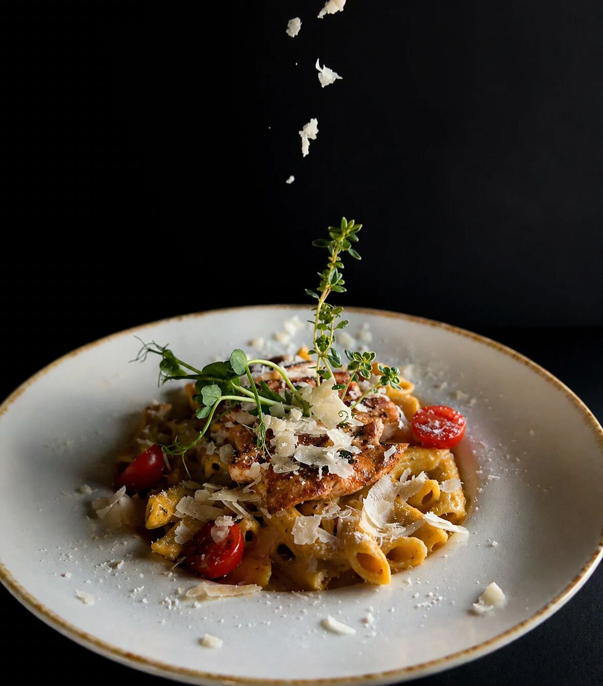 Penne w sosie serowym z kurczakiem 