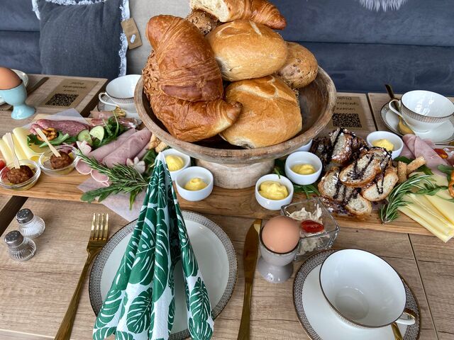 Frühstücksangebot
Dienstag-Freitag
9:00-13:00