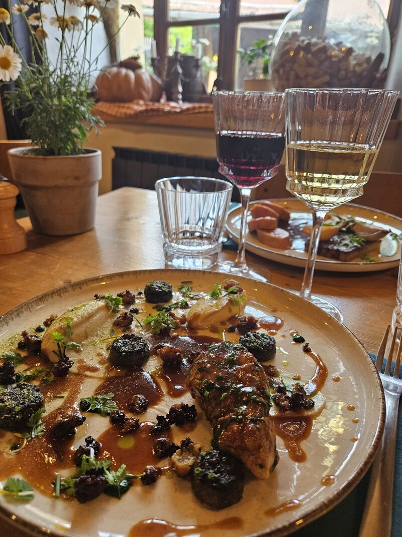 pomme de ris de veau, choux fleur persil et champignons farcis