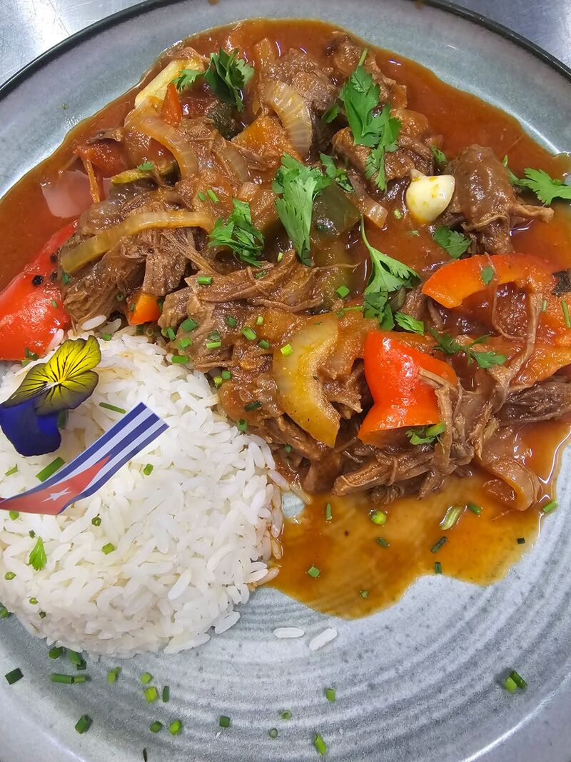 Plat Traditionnel de Cuba ( La Ropa Vieja ) 