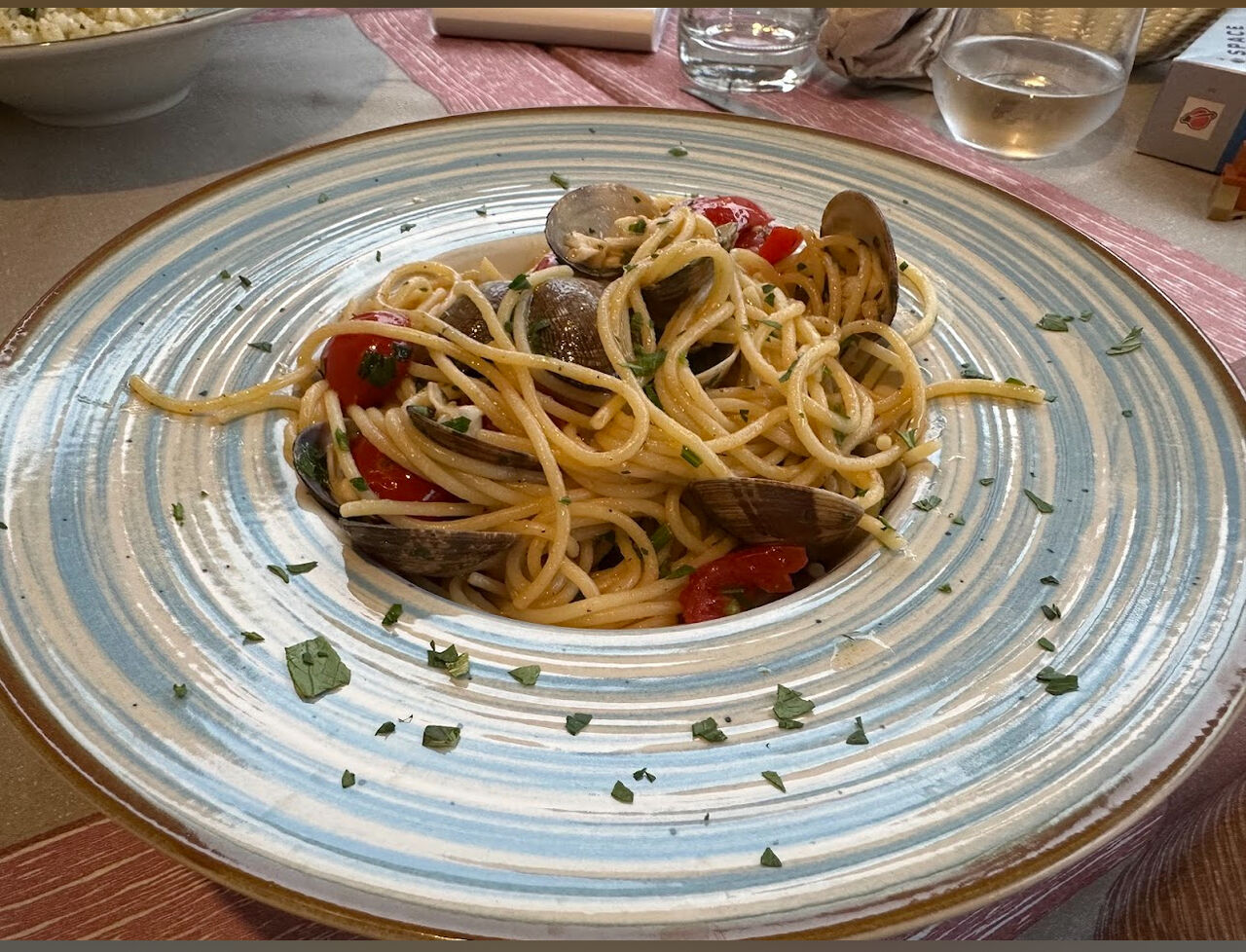Spaghetti vongole e pachino