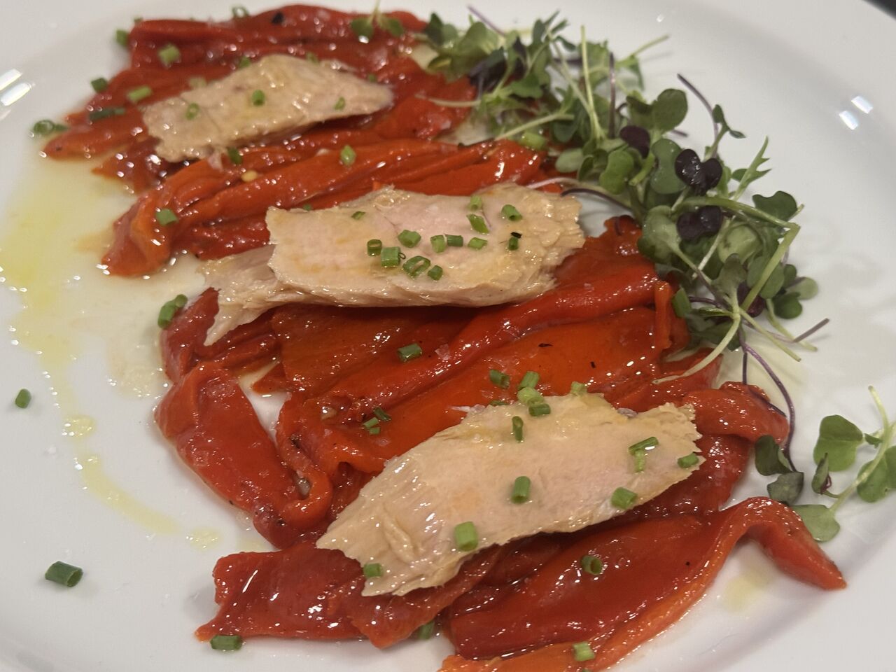 Pimientos asados con ventresca de atún 