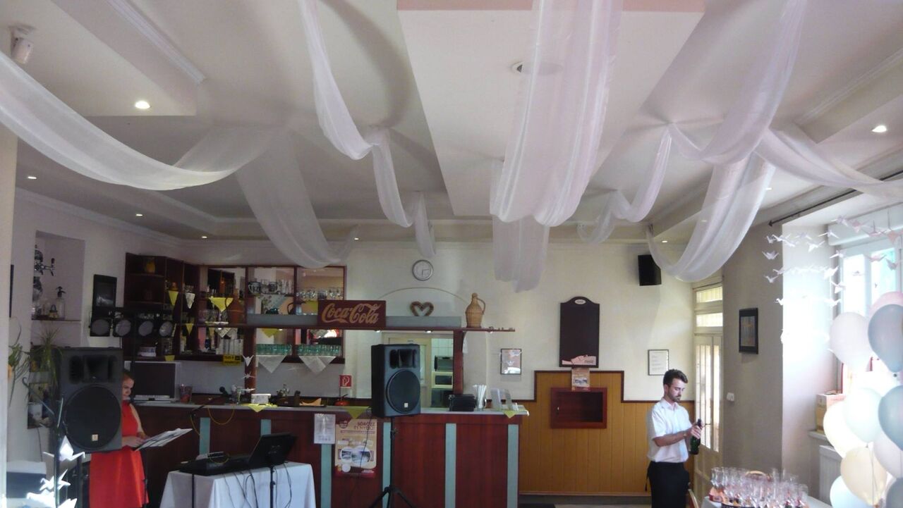 Lakodalom dekoráció.