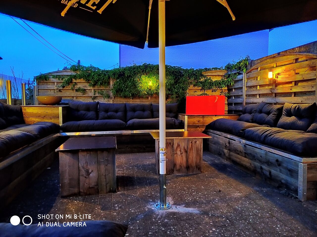 Nieuw Lounge gedeelte op vernieuwd voor terras