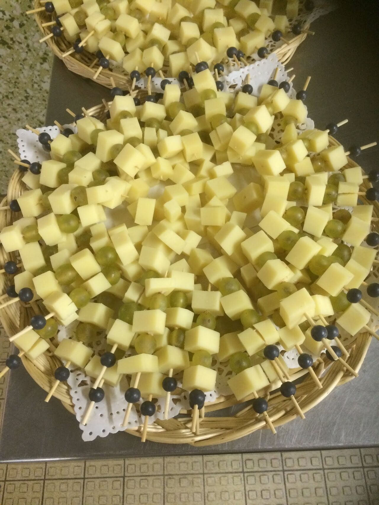 brochette de comté et raisin chasselas