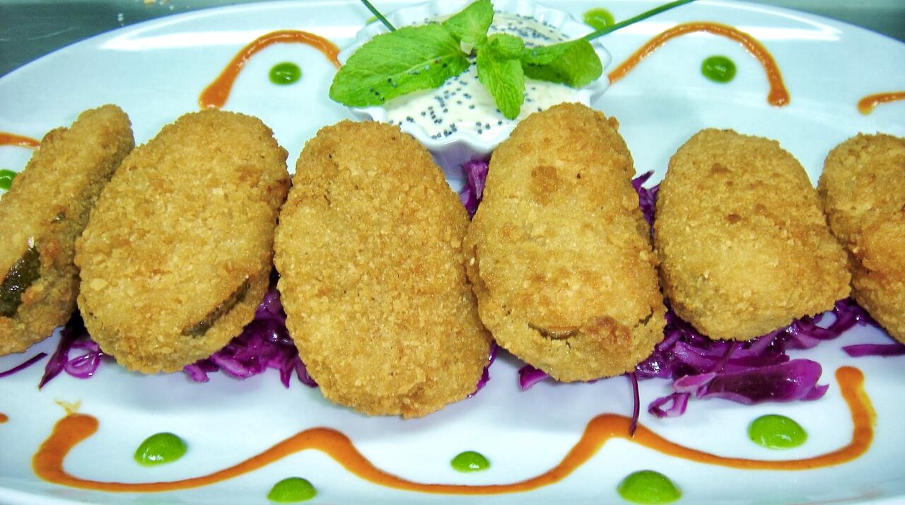 Jalapeños rellenos de queso chedar