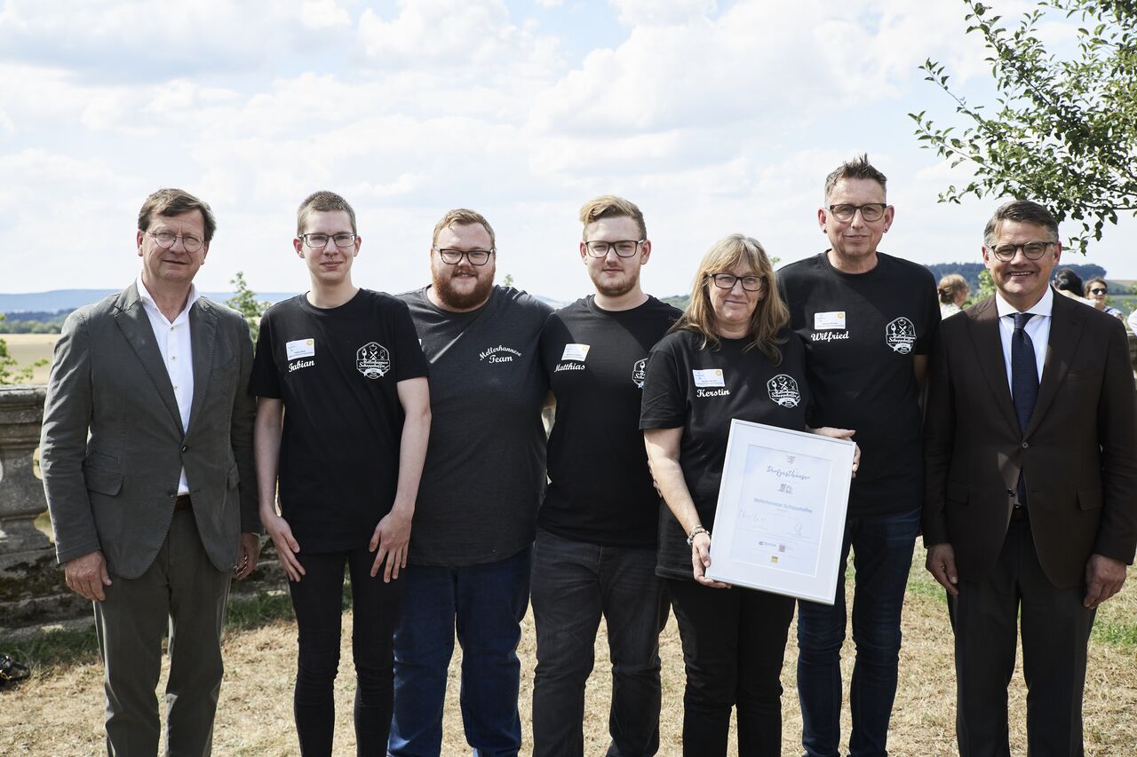 Wir sind mächtig stolz, hier mit Ministerpräsident Boris Rhein und dem Präsidenten der DEHOGA; Gerald Kink.
