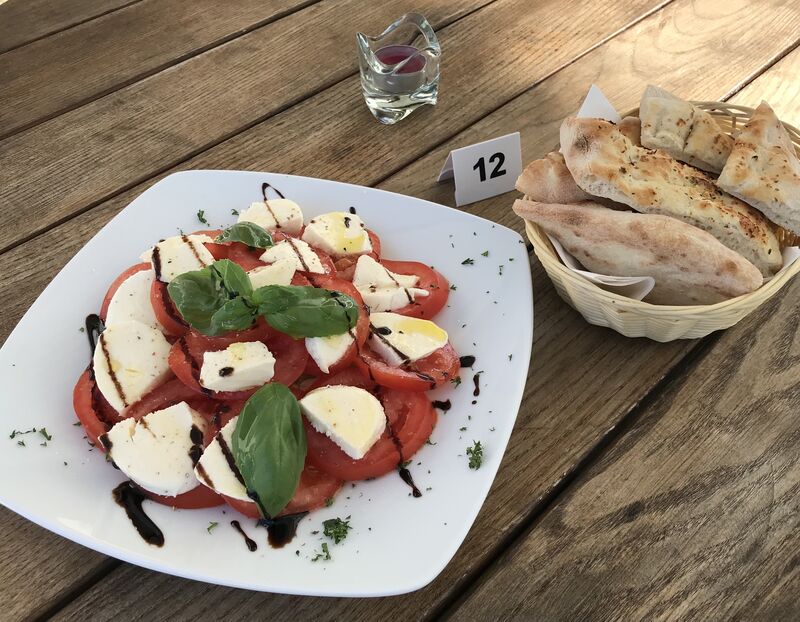 Mozzarella Caprese 