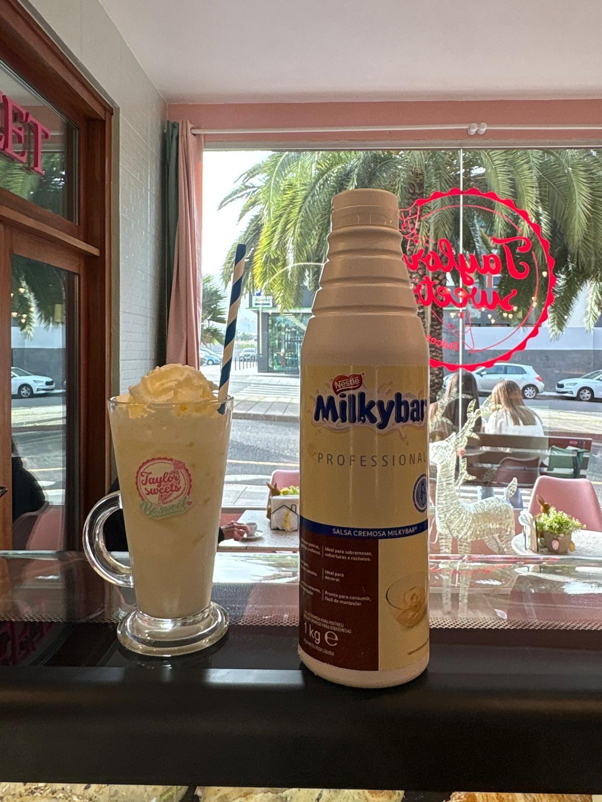 ¡Ven y disfruta de nuestras bebidas especiales!