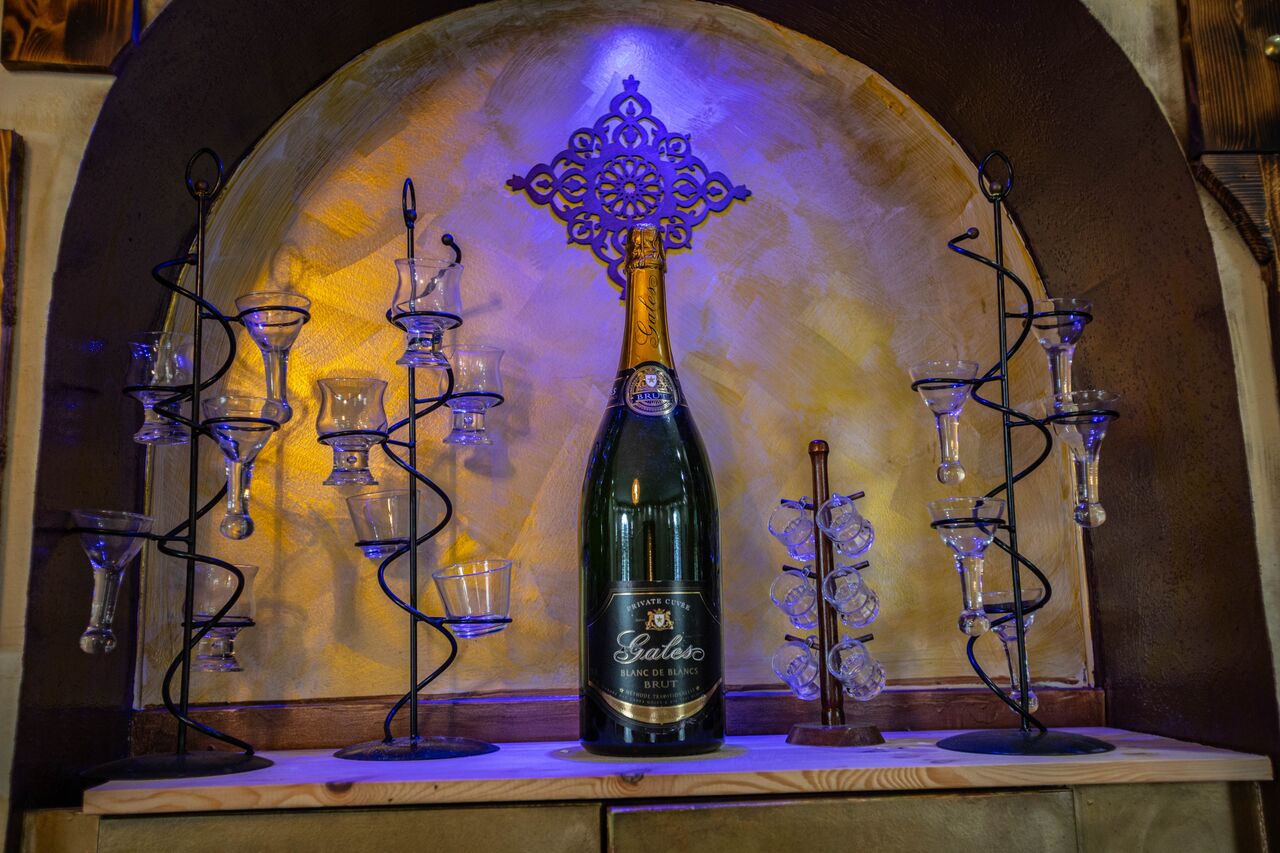 "Samstagabend – Live-Musik und Gaumenfreuden bei 'Tausend und eine Nacht'!"