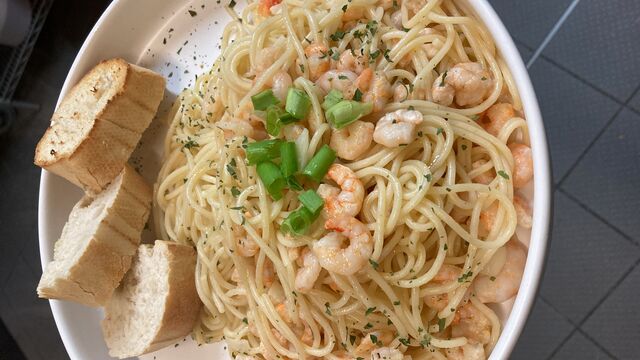 Lecker Spaghetti mit Knoblauch und Shrimps 🥰