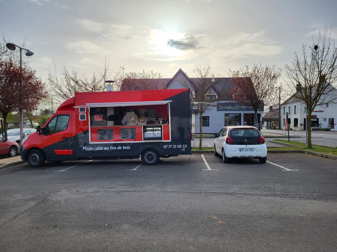 binas camion pizza au feu de bois
