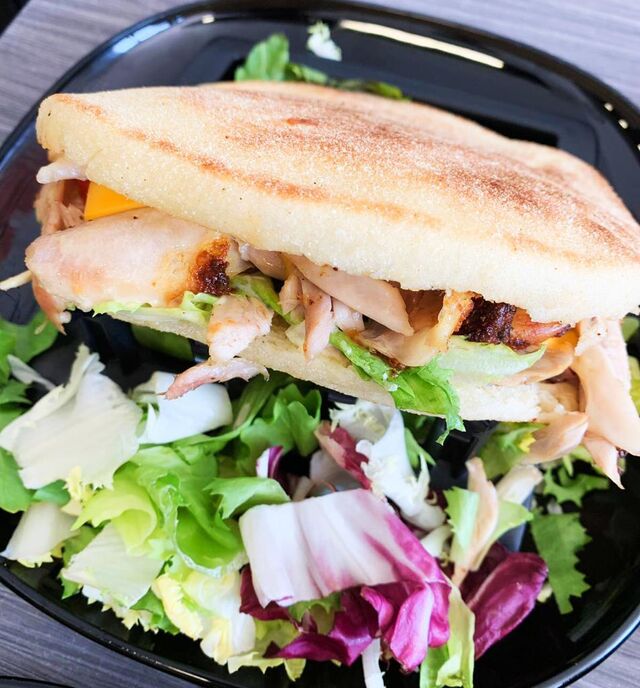 Le d’wich au poulet pain batbout 