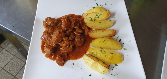 Beverunger Bierfleisch mit Kartoffeln (Tageskarte)