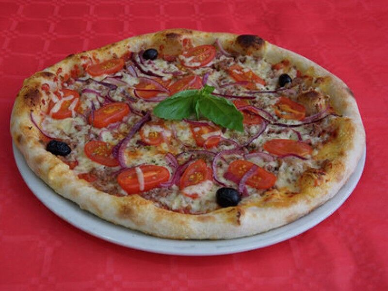 BOLOGNAISE
Viande hachée de beuf , oignons, fromage, tomates fraîches