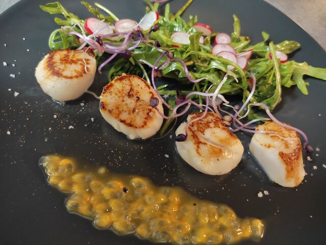 Noix de Saint-Jacques aux fruits de la passion