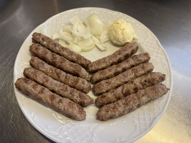 Ćevapi s kajmakom