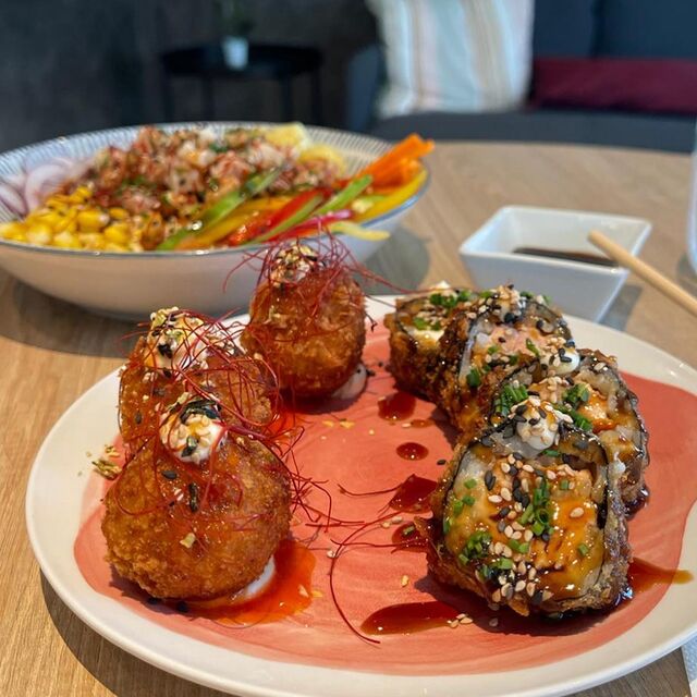 Menú del día de martes a viernes en horario de 13h a 16h , menos días festivos .