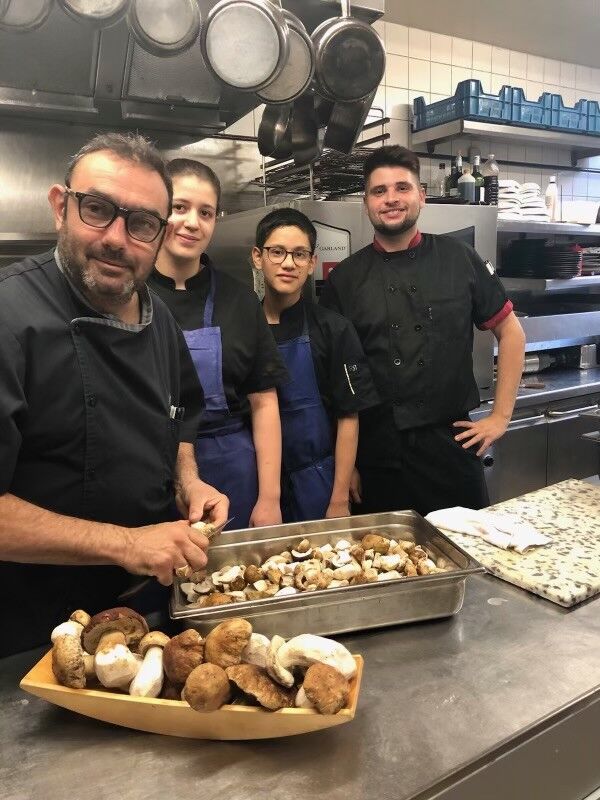 2022..Septembre et ses Champignons,
Le Chef et sa Brigade