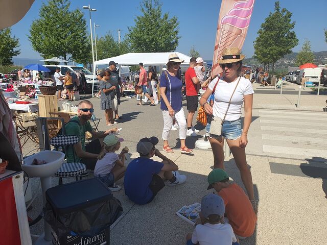 vide grenier CHAVANOD