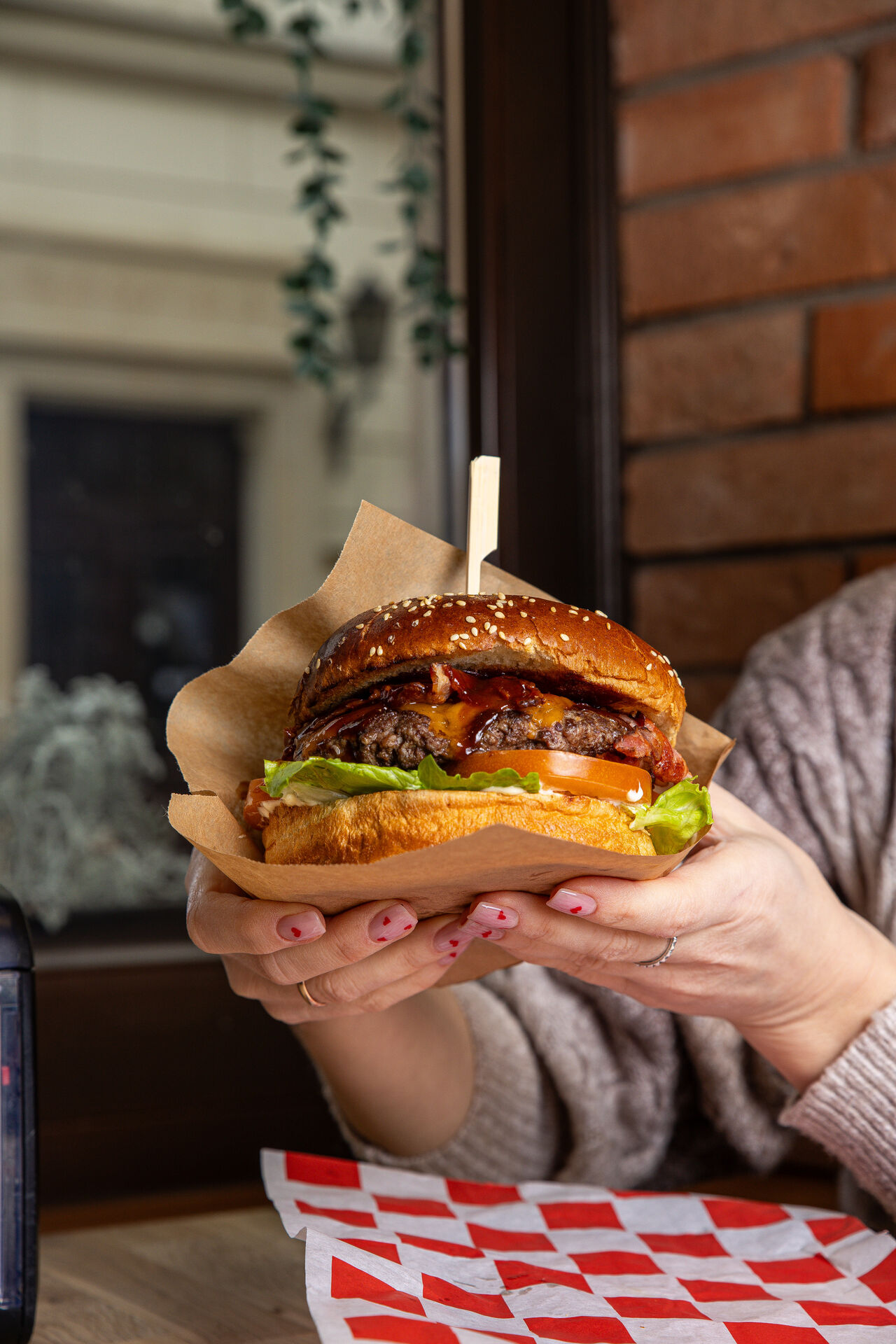 Antler: Gdzie smak spotyka się z dziką przygodą | Antler: Where taste meets wild adventure.