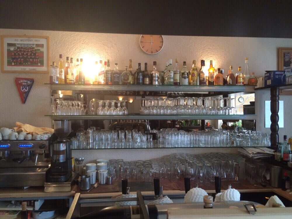 Vom Café über Weine, Spirituosen, Weinbrände, Liköre bis hin zum Longdrink oder dem guten Prosecco..
Wir bedienen Sie gerne.