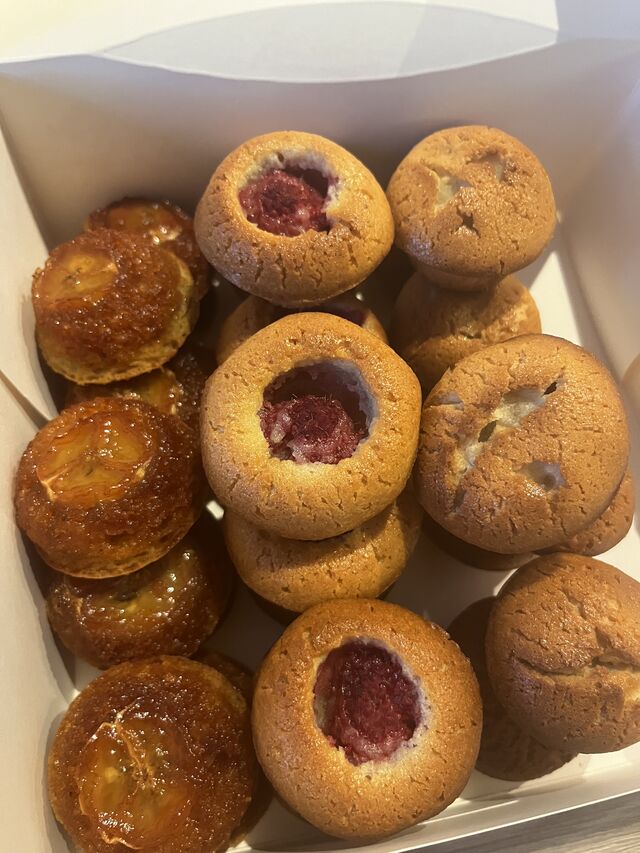 Boîte assortiment de minis gâteaux 