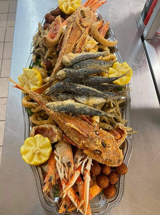 Friture de la mer à la mèditerranèenne